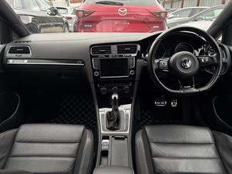 2017 Volkswagen Golf - Thumbnail