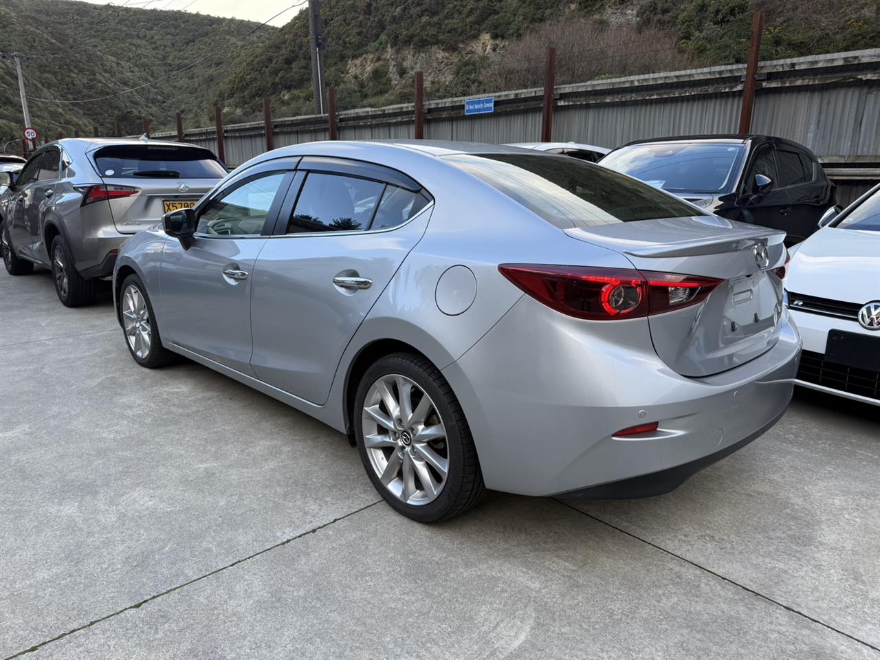 2017 Mazda Axela