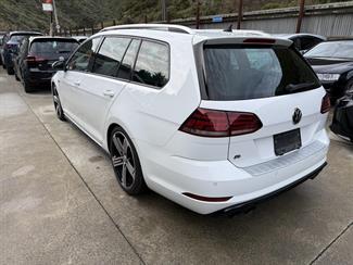 2017 Volkswagen Golf - Thumbnail