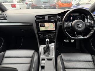 2017 Volkswagen Golf - Thumbnail