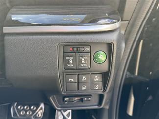 2015 Honda Odyssey - Thumbnail