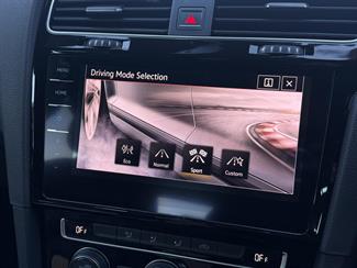 2017 Volkswagen Golf - Thumbnail