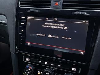 2017 Volkswagen Golf - Thumbnail