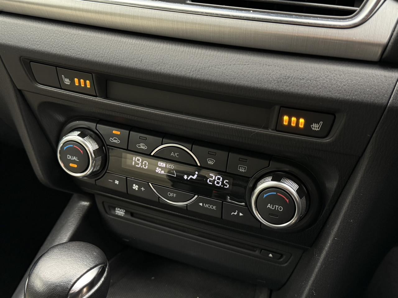 2014 Mazda Axela