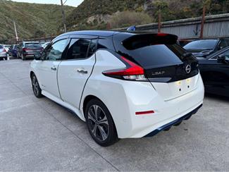 2022 Nissan Leaf - Thumbnail